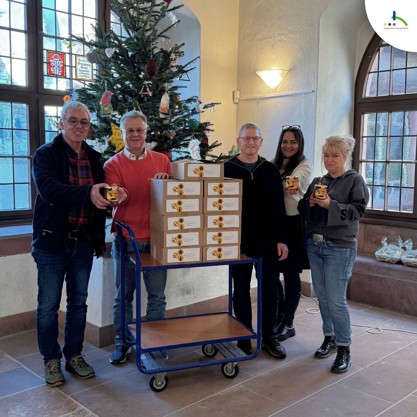 Übergabe Honigspende Dezember 2025 