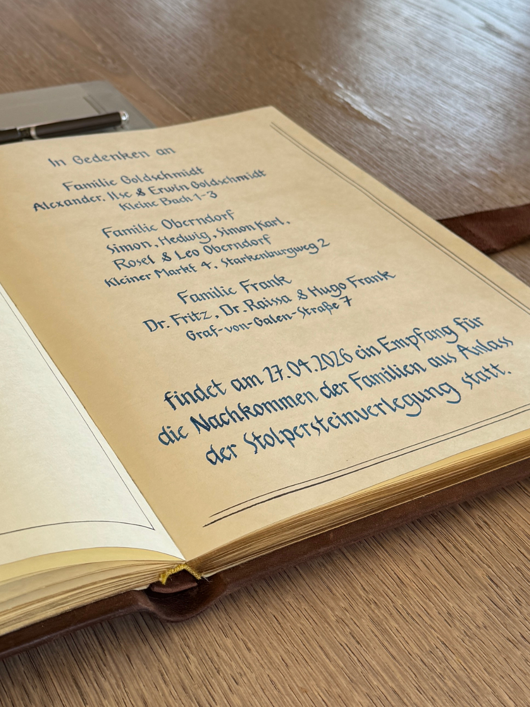 Unterzeichnung Goldenes Buch