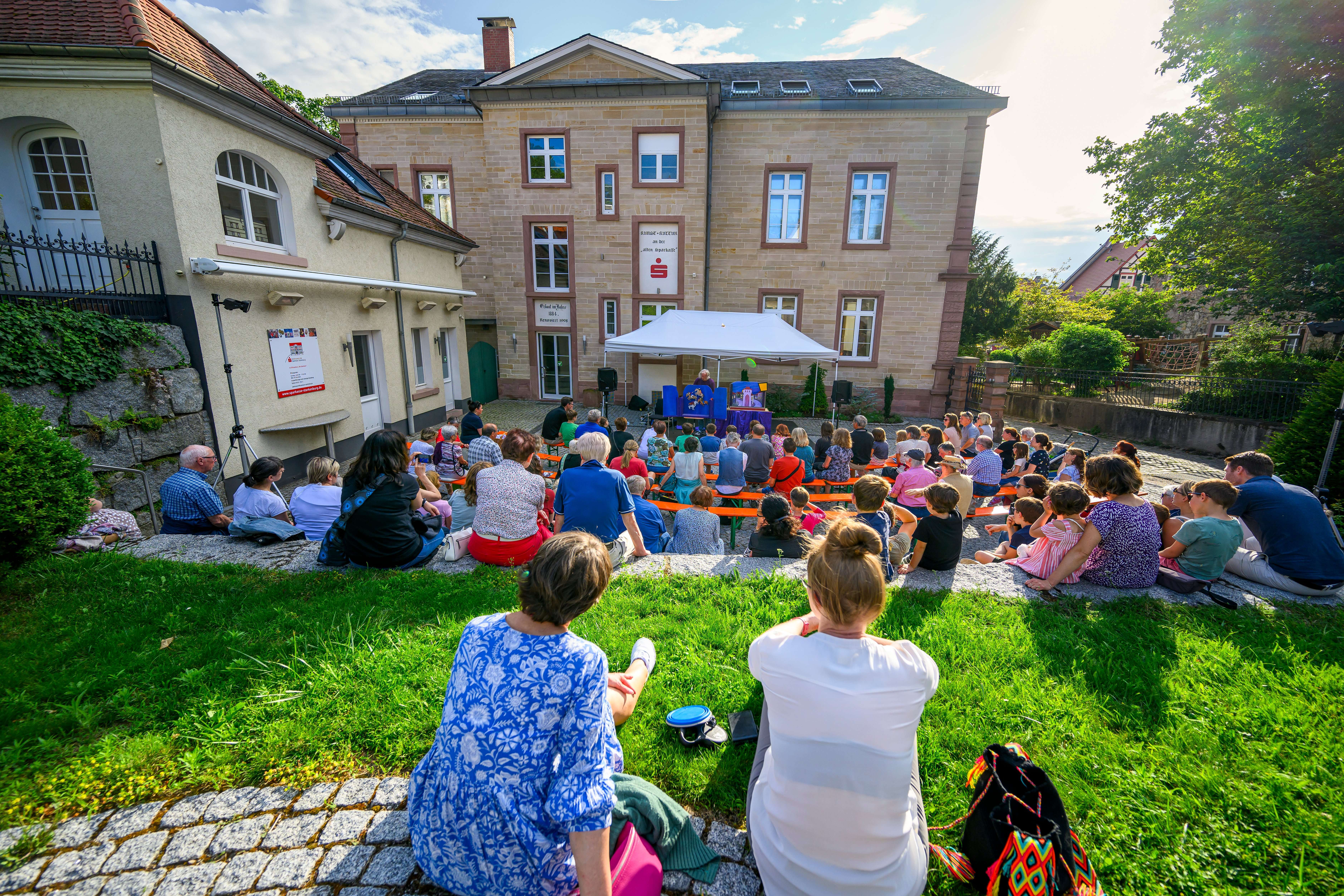 Figurentheater im Hof Alte Sparkasse
