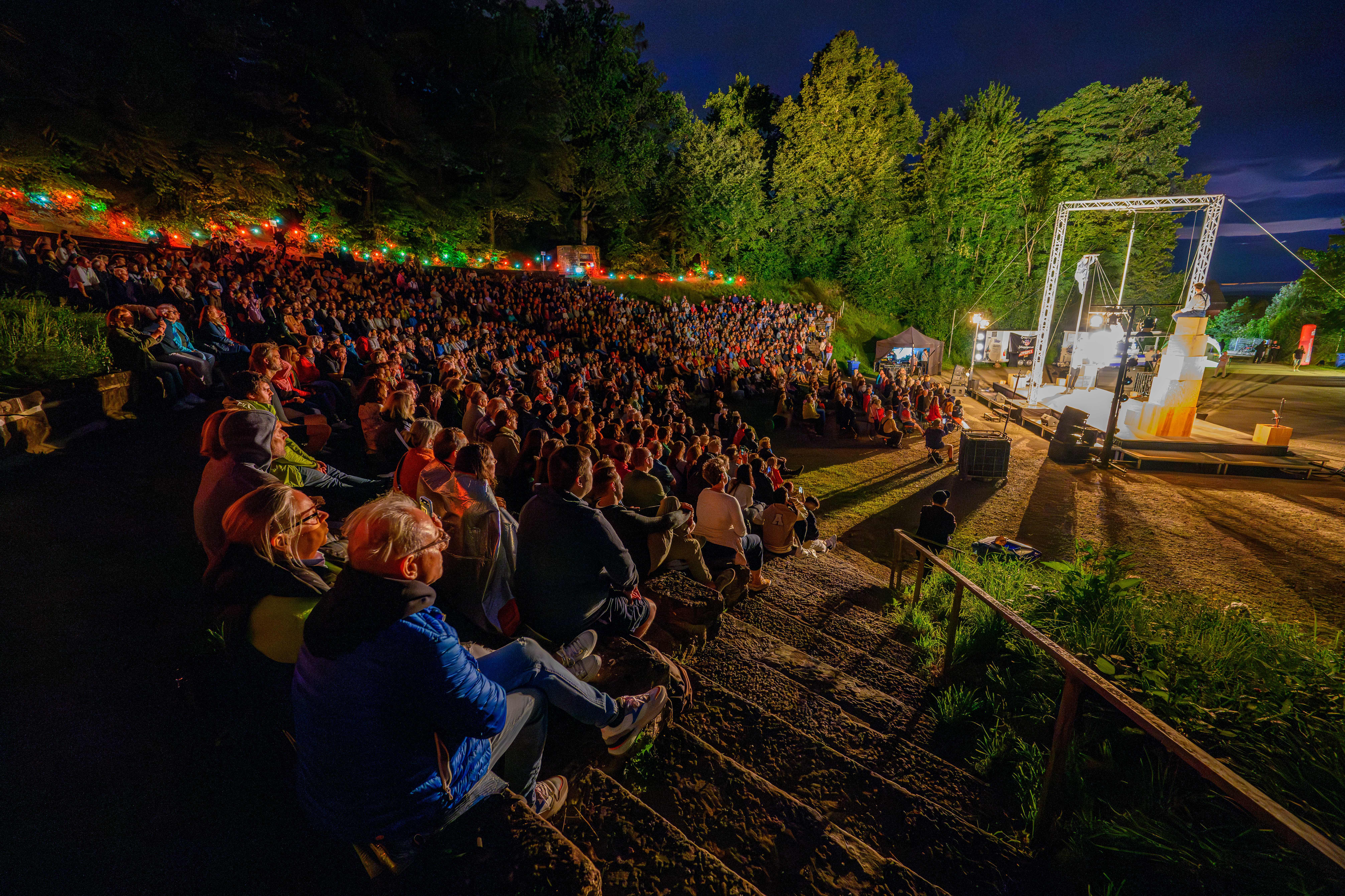 Artisten auf der Freilichtbühne
