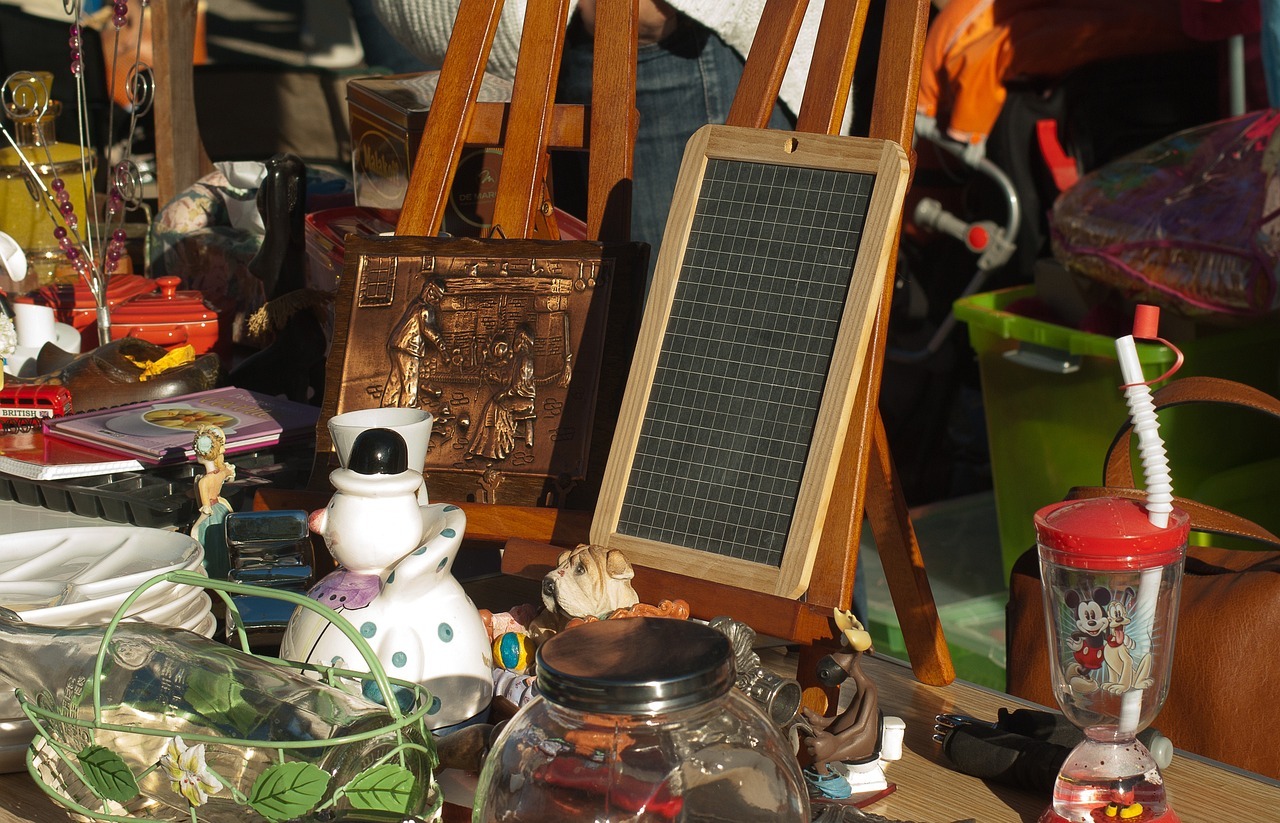 Innenstadt-Flohmarkt Folhmarktstand