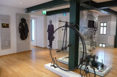 Blick in die Dauerausstellung: Altes Hochrad