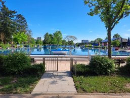 Freibad Schwimmbad Sprungblöcke