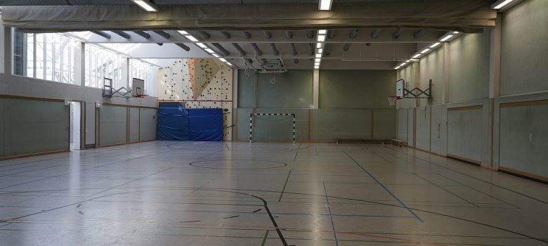 Innenansicht Halle der Martin Buber Schule