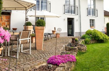 Hausansicht, Terrasse