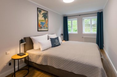 Schlafzimmer mit Bett